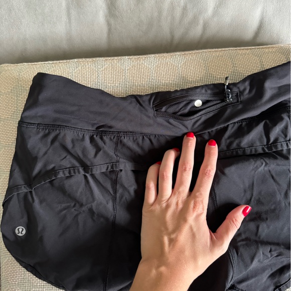 Lululemon Speed Up Shorts Size 10 - Picture 4 of 6